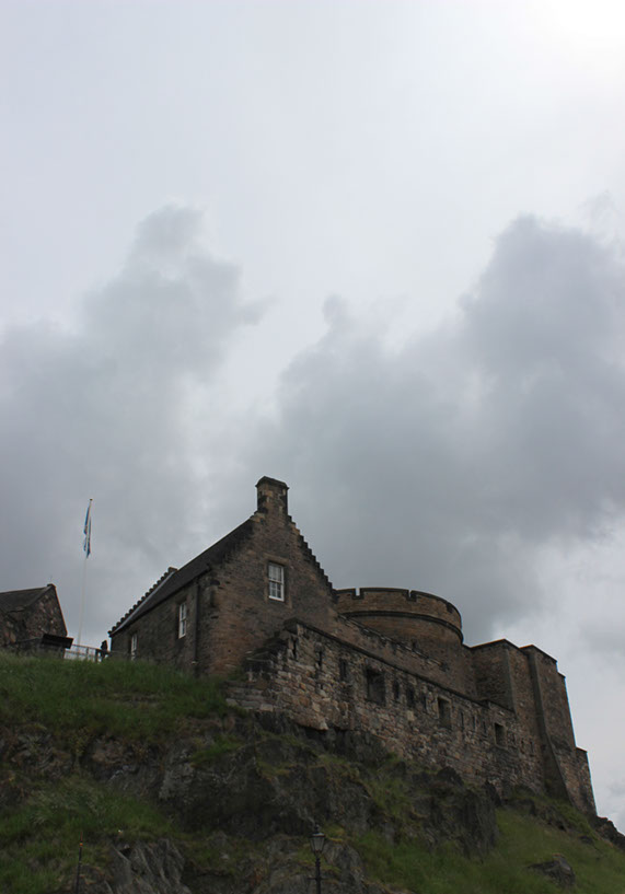 %_tempFileName01edinbughcastle2%